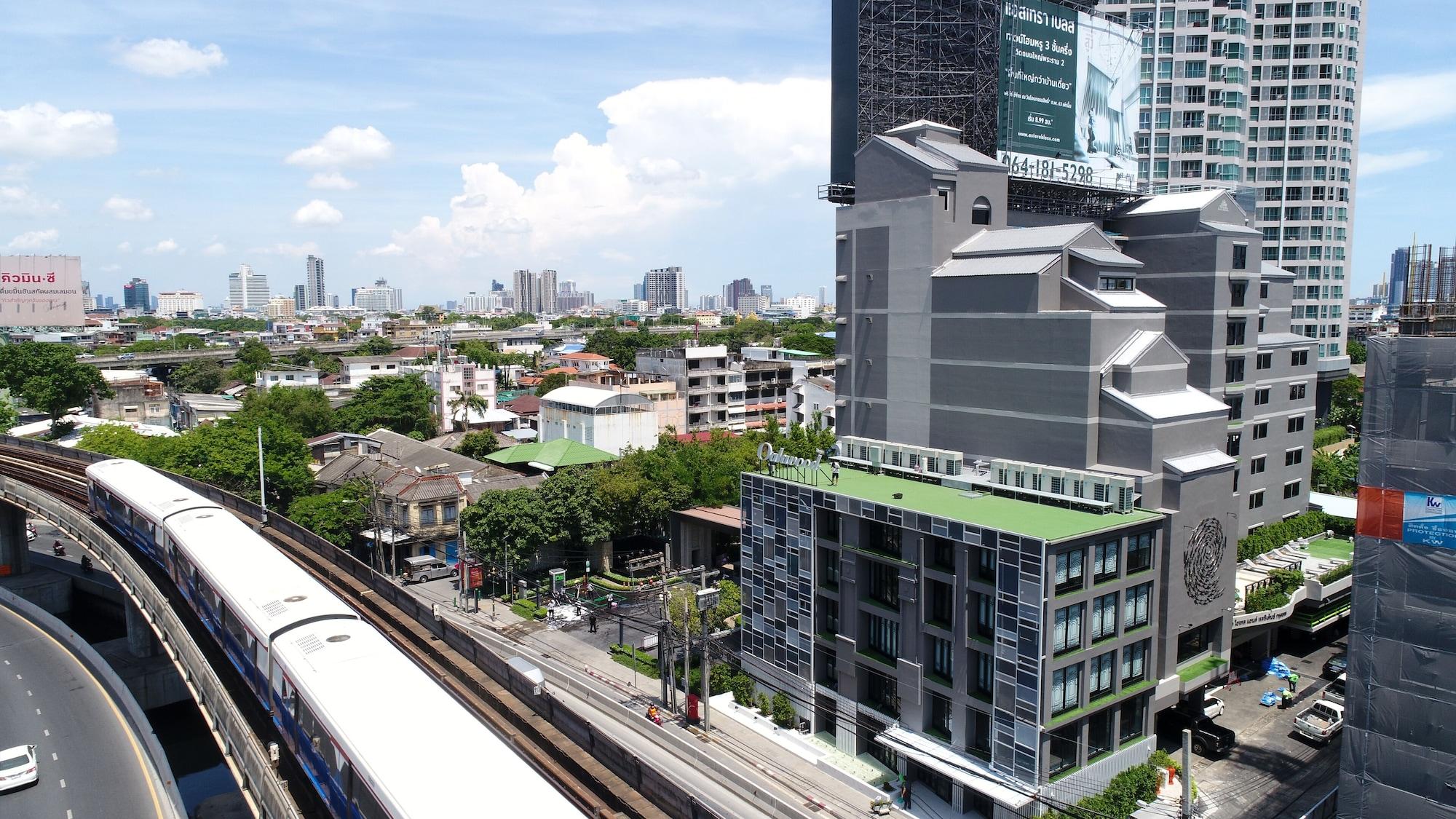 Oakwood Hotel & Residence Bangkok Sha Plus Certified Экстерьер фото